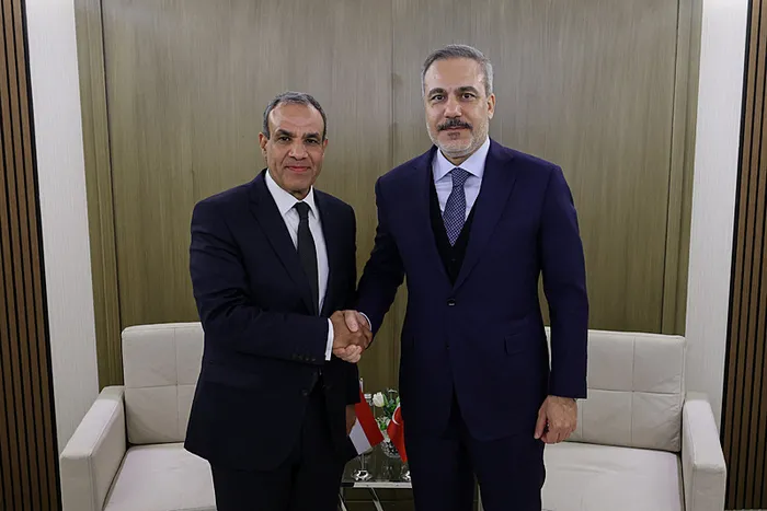 bakan-hakan-fidandan-riyadda-diplomasi-trafigi-1736688601139.jpg Bakan Fidan, Mısırlı mevkidaşı ile görüştü (AA)