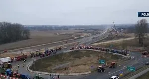 Avrupa’da grev dalgası! Çiftçiler yol kapattı