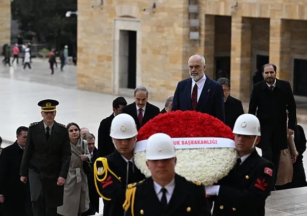 baskan-erdoganin-davetine-icabet-arnavutluk-basbakani-edi-rama-turkiyede-1708438707421.jpeg Başkan Erdoğan ve Arnavutluk Başbakanı Edi Rama'dan ortak basın toplantısında önemli açıklamalar: Hedefimiz 2 milyar dolar - 9