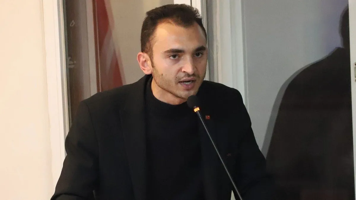 Başkan Erdoğan'a hakaret iddiasına CHP'li ilçe başkanı dahil 4 gözaltı!