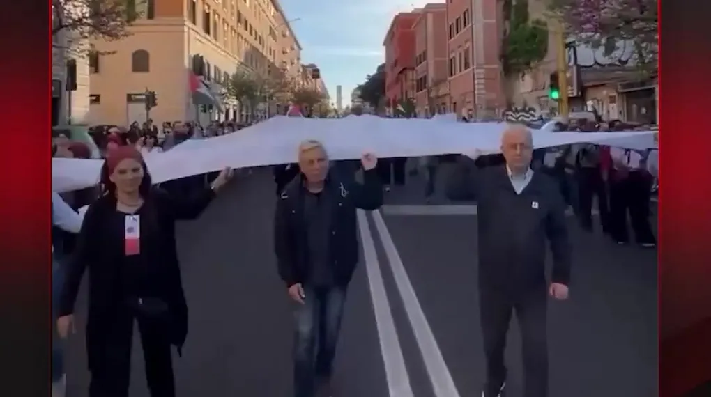 KEFENE SIĞAN İSİMLER DÜNYAYA SIĞAMADI