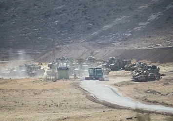 Türk askeri İdlib için sınırı geçti