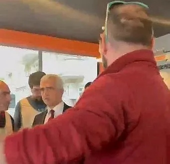 HDP’li Ömer Faruk Gergerlioğlu mahalleliden tepki görünce polis karakoluna sığındı