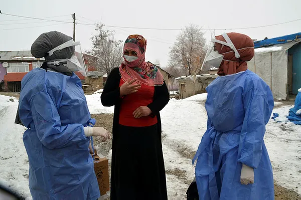 Sağlık çalışanları Muş'un köylerindeki yaşlılara hizmet götürdü - 1