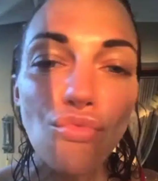 ebru gundes paylastigi fotografla olay oldu