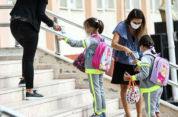 17 Mayıs okullar tatil mi? Pazartesi okullar açılacak mı? İlkokul, ortaokul, liselerde yüz yüze eğitim var mı?