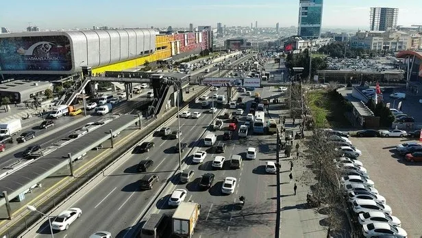 Toplu taşımalardaki yetersizlik İstanbul trafiğini arap saçına çevirdi - 4