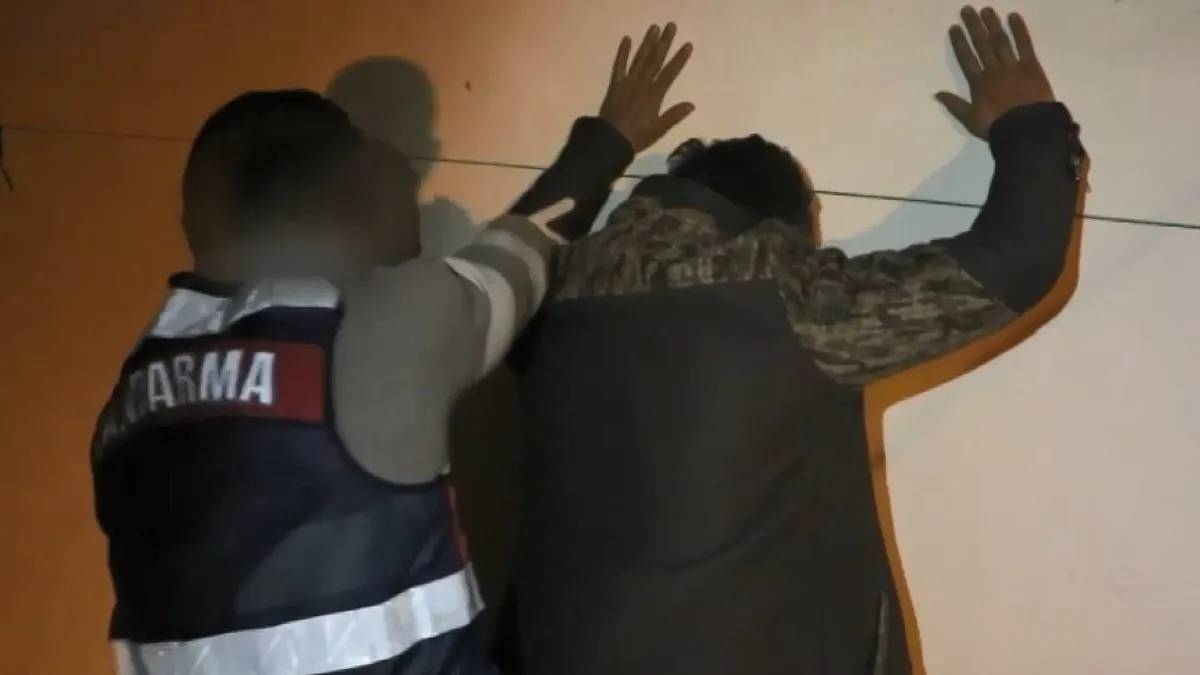 Mersin'de uyuşturucu operasyonu: 8 gözaltı