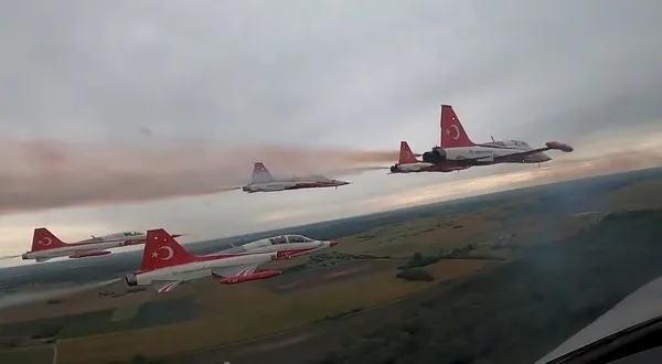 Türk Yıldızları Macaristan'da göz doldurdu - 3