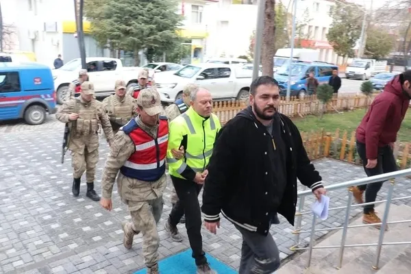Erzincan'daki heyelan faciasında gözaltına alınan müdür serbest bırakıldı! Bakan Bayraktar son durumu açıkladı: Su ve toprakta zararlı madde yok - 3