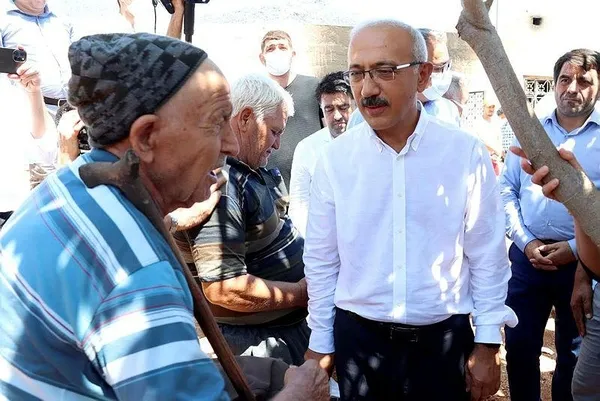 Başkan Erdoğan'dan yangında evi zarar gören Süleyman Dede'ye telefon - 1