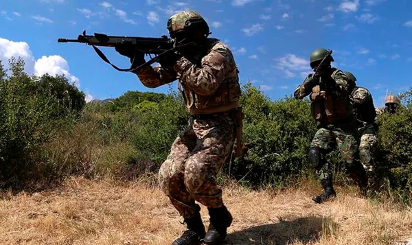 Son dakika: Şanlıurfa'da 13 terörist öldürüldü! Şehidimizin kanı yerde kalmadı - 5