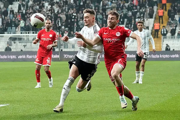 canli-besiktas-antalyaspor-canli-anlatim-besiktas-antalyaspor-maci-ilk-11leri-1710615388379.jpg Kartal yuvasında yara aldı! Beşiktaş 1-2 Antalyaspor (MAÇ SONUCU) - 1