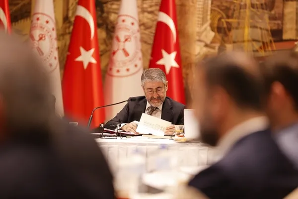 Son dakika: Hazine ve Maliye Bakanı Nureddin Nebati'den konut sektörü temsilcileri ile kritik toplantı - 2