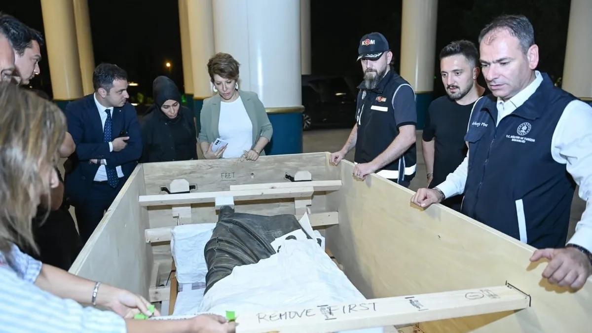 65 yıllık hasret sona erdi! Marcus Aurelius heykeli ABD'den Türkiye'ye iade edildi