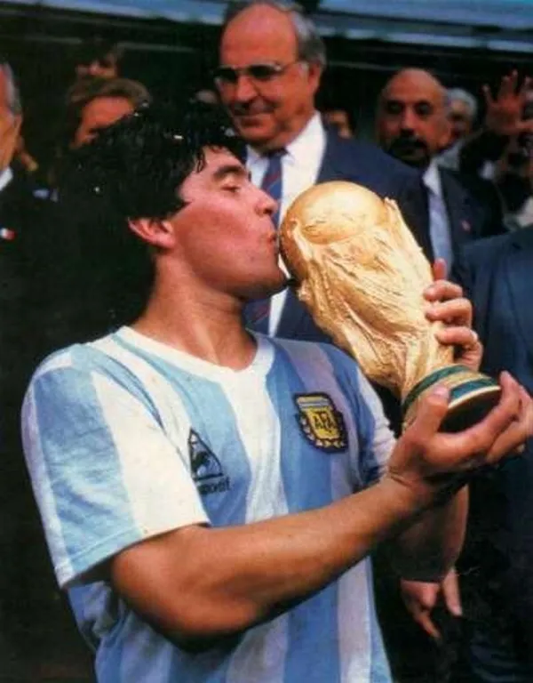 maradonanin-saglik-ekibi-ihmal-sebebiyle-yargilanacak-1656011061628.jpg Maradona'nın sağlık ekibi ihmal sebebiyle yargılanacak - 1