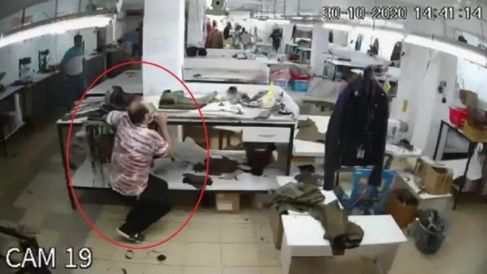 İzmir’de depreme tekstil atölyesinde yakalandılar! İşte korku dolu anlar...