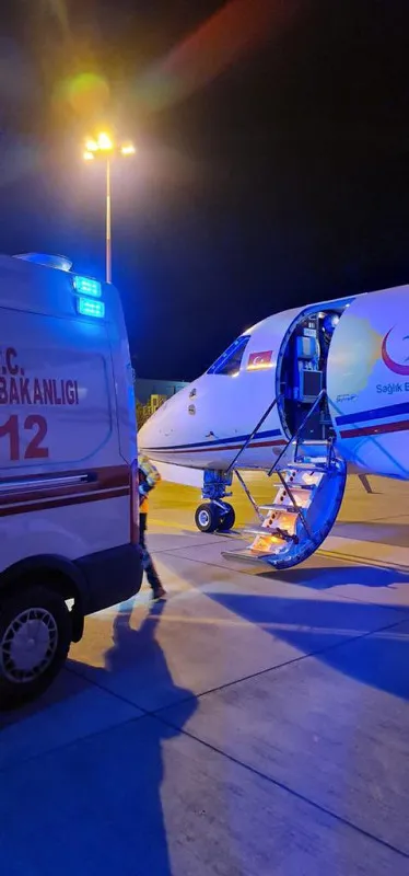 ambulans-ucak-50-gunluk-bebek-icin-havalandi-bakan-koca-son-durumunu-paylasti-1673985465098.jpg Ambulans uçak 50 günlük bebek için havalandı! Bakan Koca son durumunu paylaştı - 1