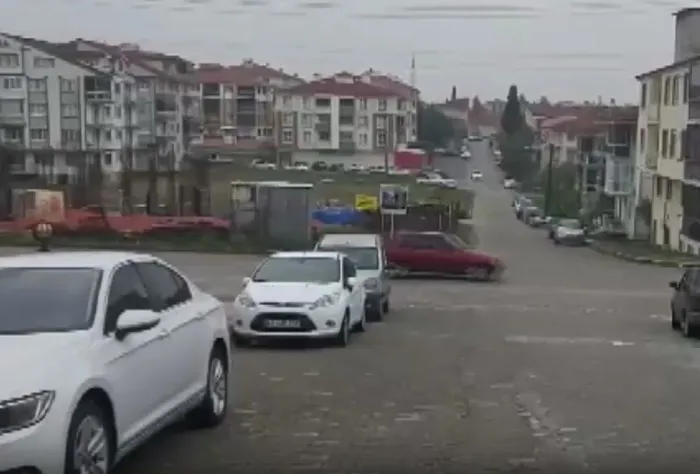 kutahyada-korkutan-deprem-afad-buyuklugunu-45-olarak-duyurdu-son-depremler-1745558282409.jpeg Kütahya'da 4,5 büyüklüğünde deprem meydana geldi (DHA)