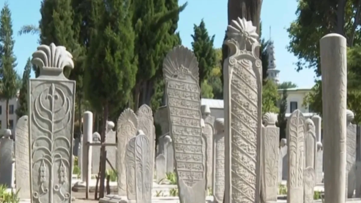 Tarihin tanığı olan Osmanlı mezar taşları!