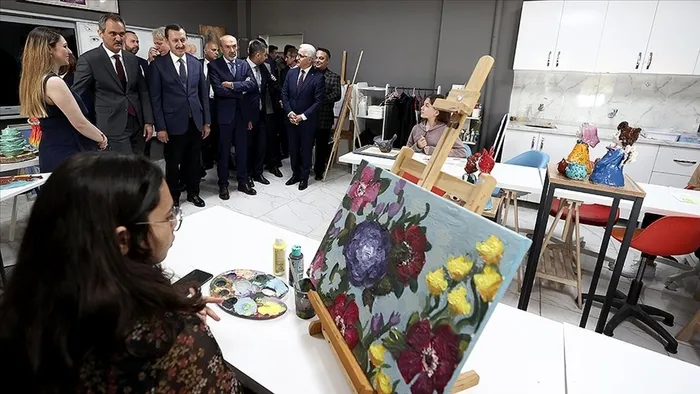 son-dakika-milli-egitim-bakani-ozer-acikladi-iste-yaz-okullari-destekleme-ve-yetistirme-kurslari-icin-basvuru-1654276872425.jpg Son dakika: Milli Eğitim Bakanı Özer açıkladı! İşte yaz okulları, destekleme ve yetiştirme kursları için başvuru tarihi - 2