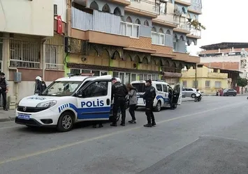 Elinde balta ve bıçakla araçların yolunu kesti