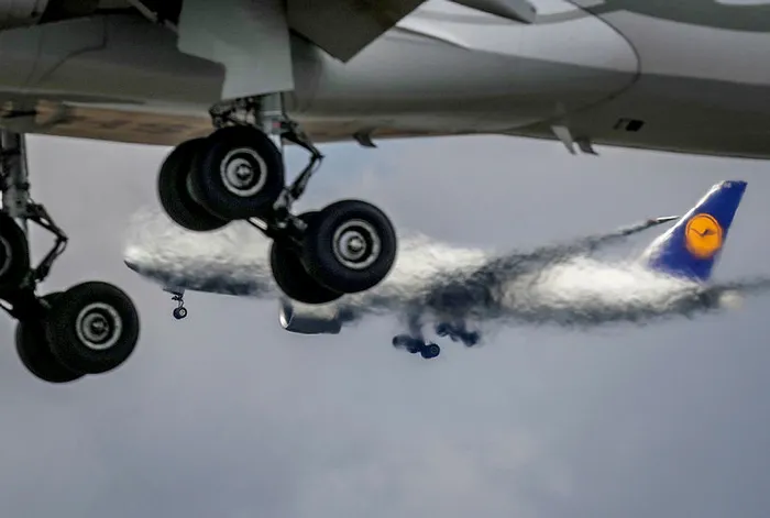 son-dakika-almanyada-lufthansa-pilotlari-greve-gidiyor-1659300044017.jpg SON DAKİKA | Almanya'da Lufthansa pilotları greve gidiyor - 4