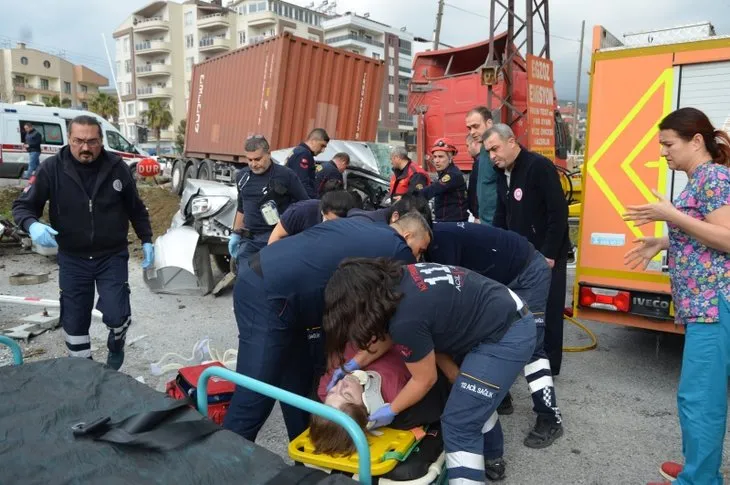 Aydın’da TIR otomobille çarpıştı: 1 ölü, 4 yaralı
