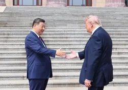 ABD Çin zirvesinde güç gösterisi! Trump-Şi'nin "el sıkışma savaşı" gündem oldu