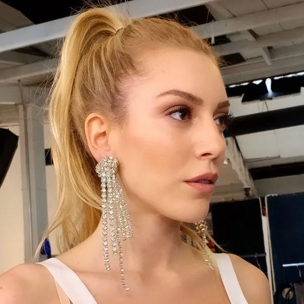 Sinem Kobal takipçilerini ikiye böldü! Bunu ilk kez yaptı! Son hali