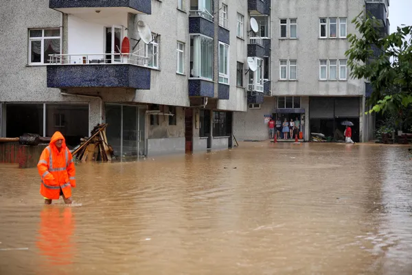 1627358627372.jpg 27 Temmuz İstanbul, İzmir, Ankara hava durumu: Bugün hava nasıl olacak? Doğu Karadeniz'de sağanak başladı! Acil toplantı kararı alındı - 15