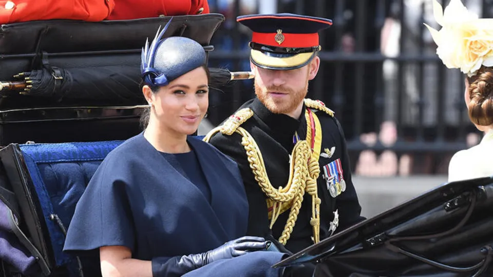 Kraliyet Ailesi’nden ayrılan Prens Harry ve Meghan Markle servet kazanacak