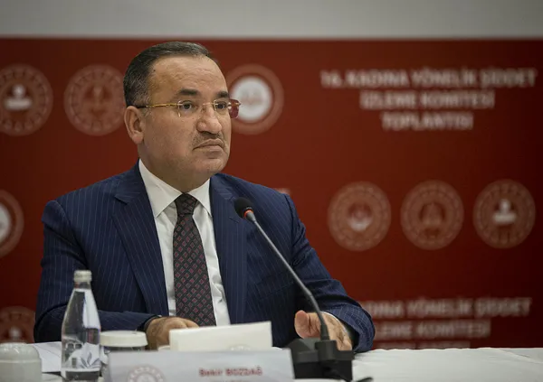 Son dakika: Diyarbakır’da polis aracına yapılan kalleş saldırı olayında 4 kişi tutuklandı