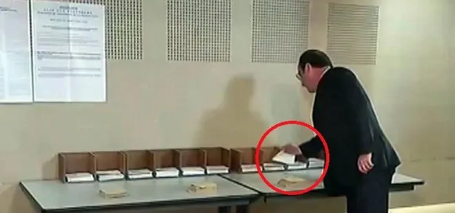Hollande’ın oy kullanırken kendi partisinin pusulasını almaması dikkat çekti