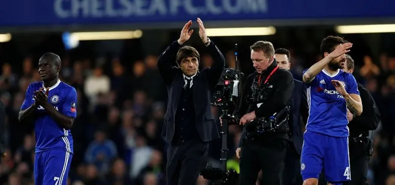 Chelsea, ManU'yu devirdi