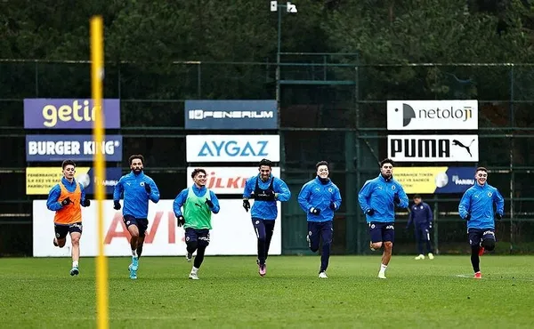 luiz-gustavo-ve-filip-novaktan-haber-var-fenerbahcede-alanyaspor-hazirliklari-1646669588169.jpeg Fenerbahçe'ye Gustavo ve Novak'tan iyi haber! - 2