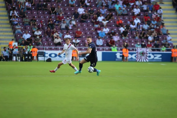 hatayspor-fenerbahce-maci-canli-anlatim-izle-1632664346433.jpg Hatayspor: 1 - Fenerbahçe: 2 MAÇ SONUCU | Fenerbahçe ilk yarıda bulduğu gollerle kazandı - 5