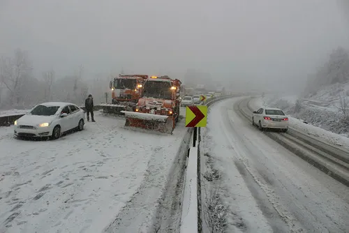 Son dakika: Ankara-İstanbul karayolunu trafiğe kapatan kaza