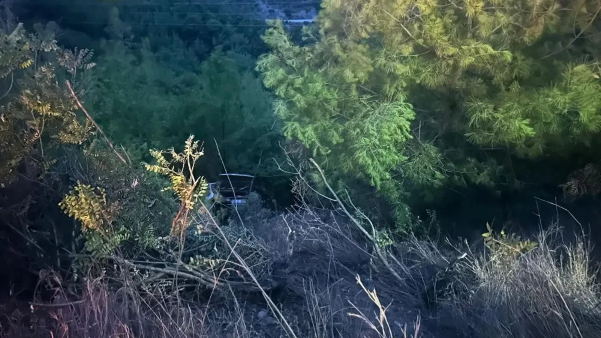 Osmaniye’de otomobil uçuruma yuvarlandı: 3 yaralı