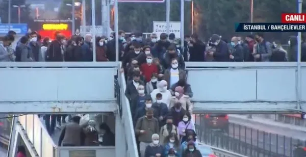 İstanbul’un bitmek bilmeyen çilesi! Metrobüs yarı yolda arıza yaptı