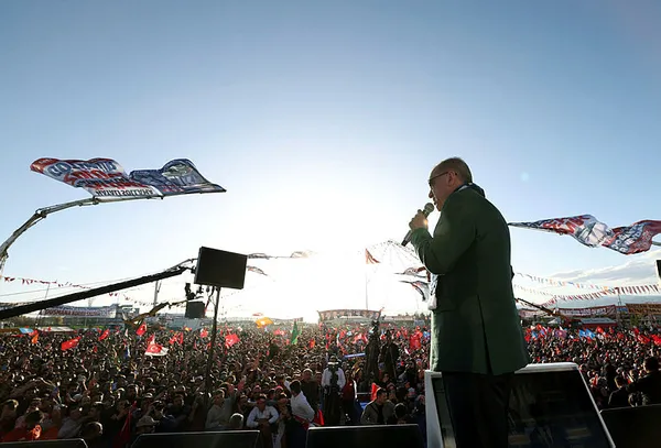 son-dakika-baskan-recep-tayyip-erdogandan-erzurum-mitinginde-flas-aciklamalar-14-mayista-zaferle-cikacagiz-1683303589559.jpg