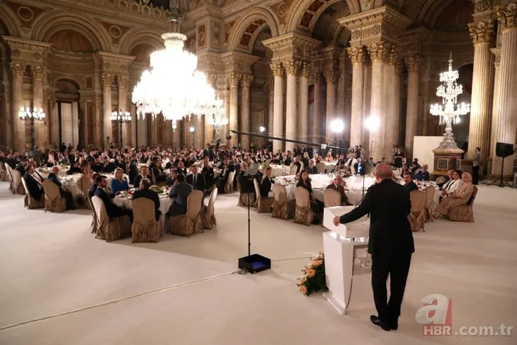 Başkan Erdoğan sanatçı ve sporcularla iftarda bir araya geldi