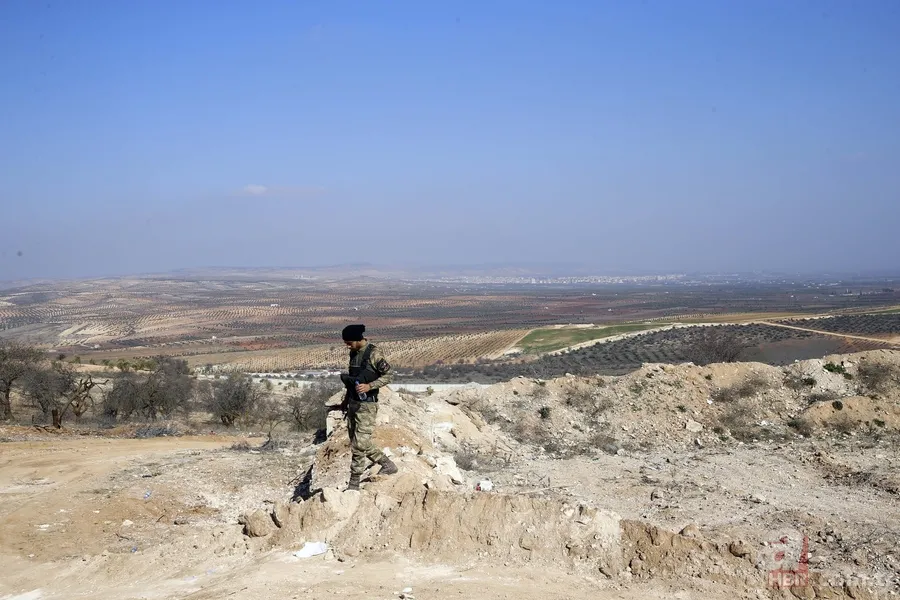 Afrin'de teröristlerin gizlendiği labirent tüneller bulundu 18