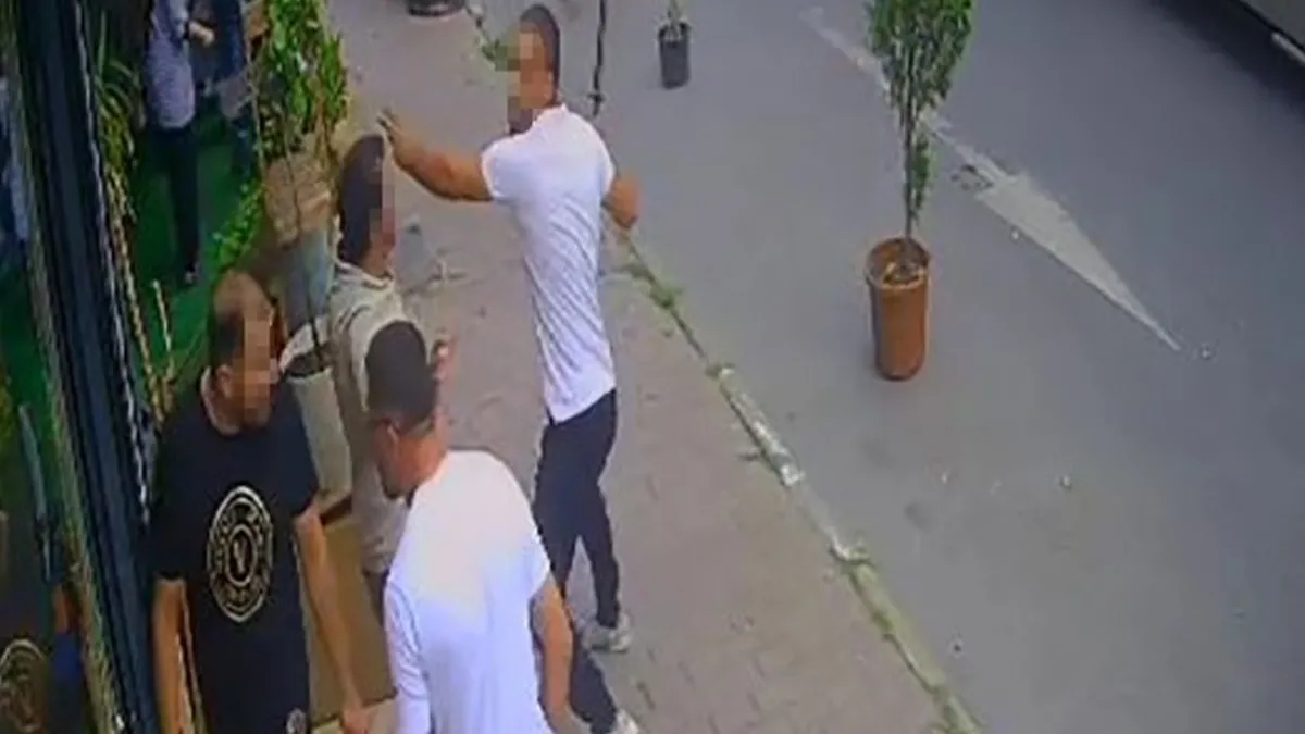 Tamiri beğenmedi! Telefoncuya saldırdı