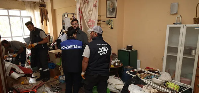 Kocaeli'de şoke eden manzara! Bir evden 2 kamyon çöp çıktı