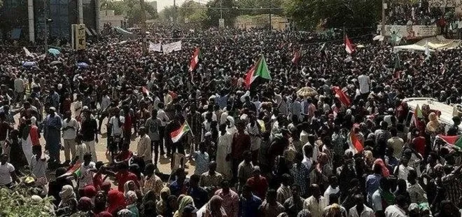 Sudan’da OHAL 3 ay uzatıldı