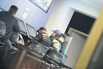 FETÖ’cü Mehmet Karabörk Almanya’da görüntülendi! Köstebek gibi saklanarak yaşıyor! MİT TIR’ları kumpasını adım adım planladı