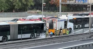 İstanbul’da metrobüs yangını!