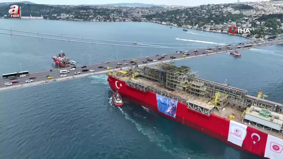 Osman Gazinin 15 Temmuz Şehitler Köprüsü’nden geçişi drone ile böyle görüntülendi