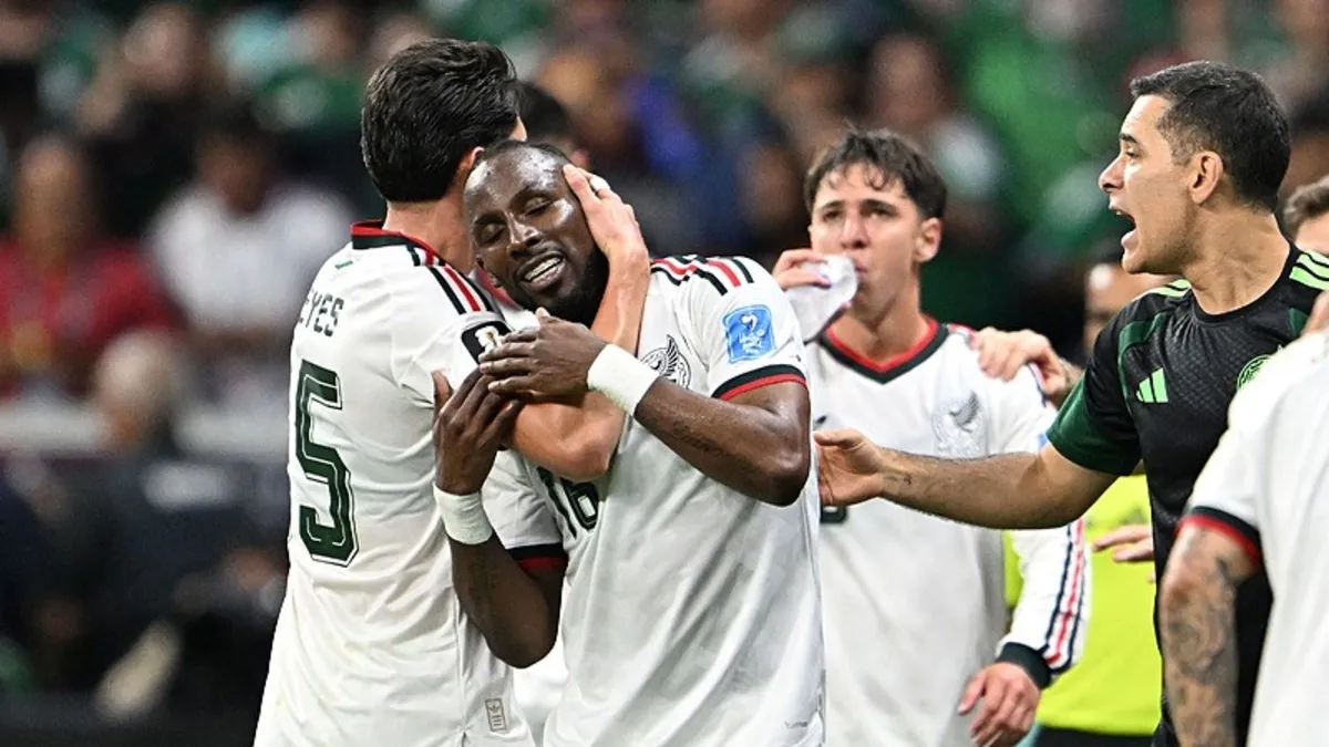 Meksika'dan gövde gösterisi! Çekya'yı 3 golle geçtiler